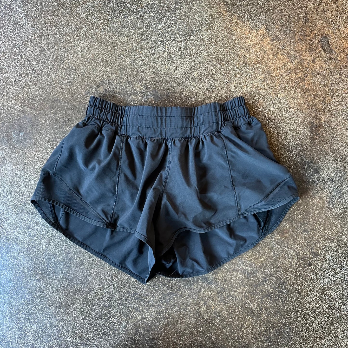 Size 4 Black Hotty Hot Short 2.5”