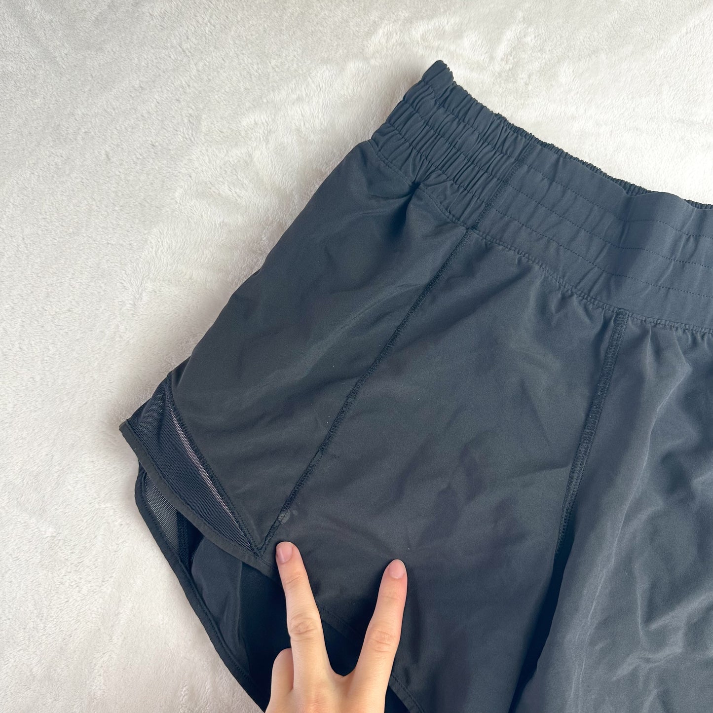 Size 4 Black HIGHRISE Hotty Hot Short 4” *Flaw
