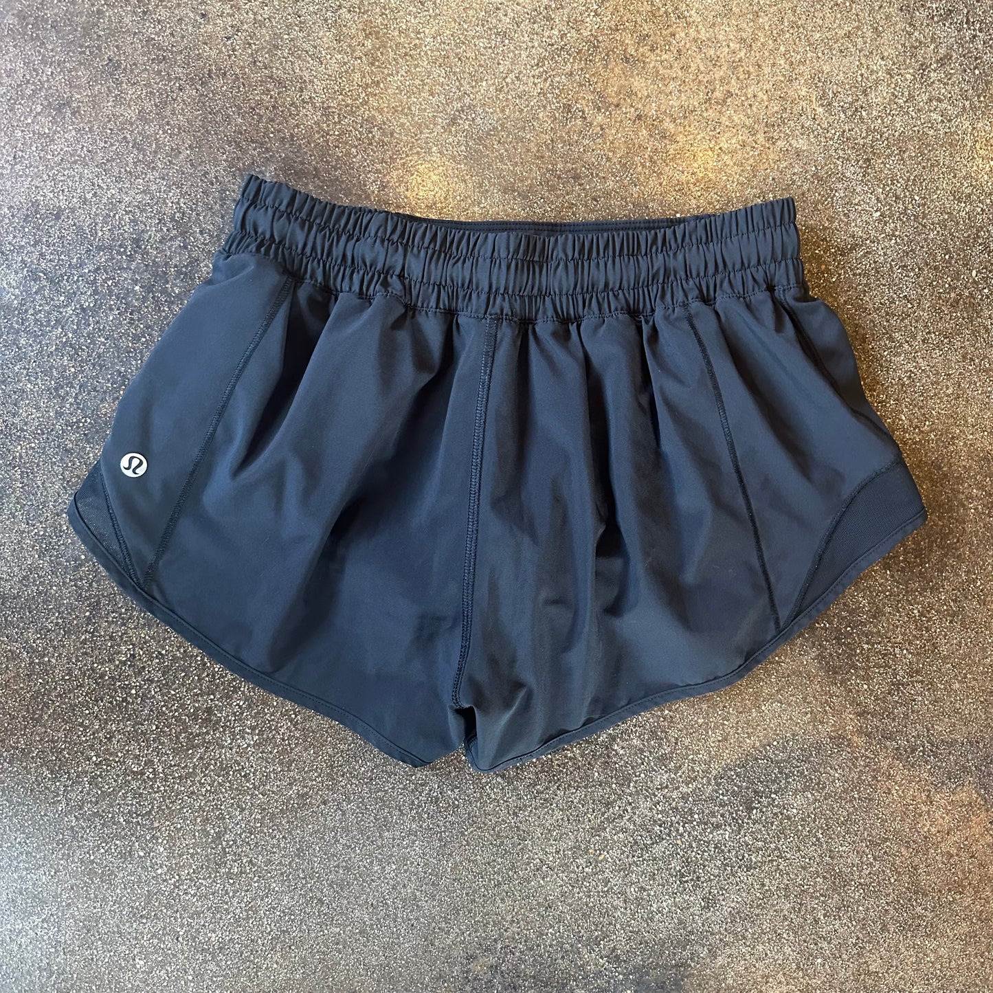 Size 6 Black Hotty Hot Short 2.5”