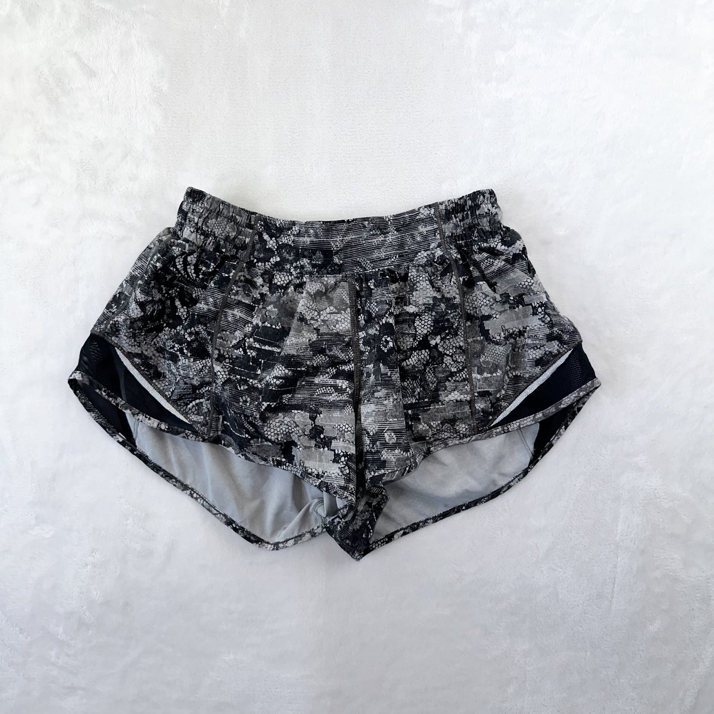 Size 6 Masked Lace Starlight Black Hotty Hot Short 2.5”