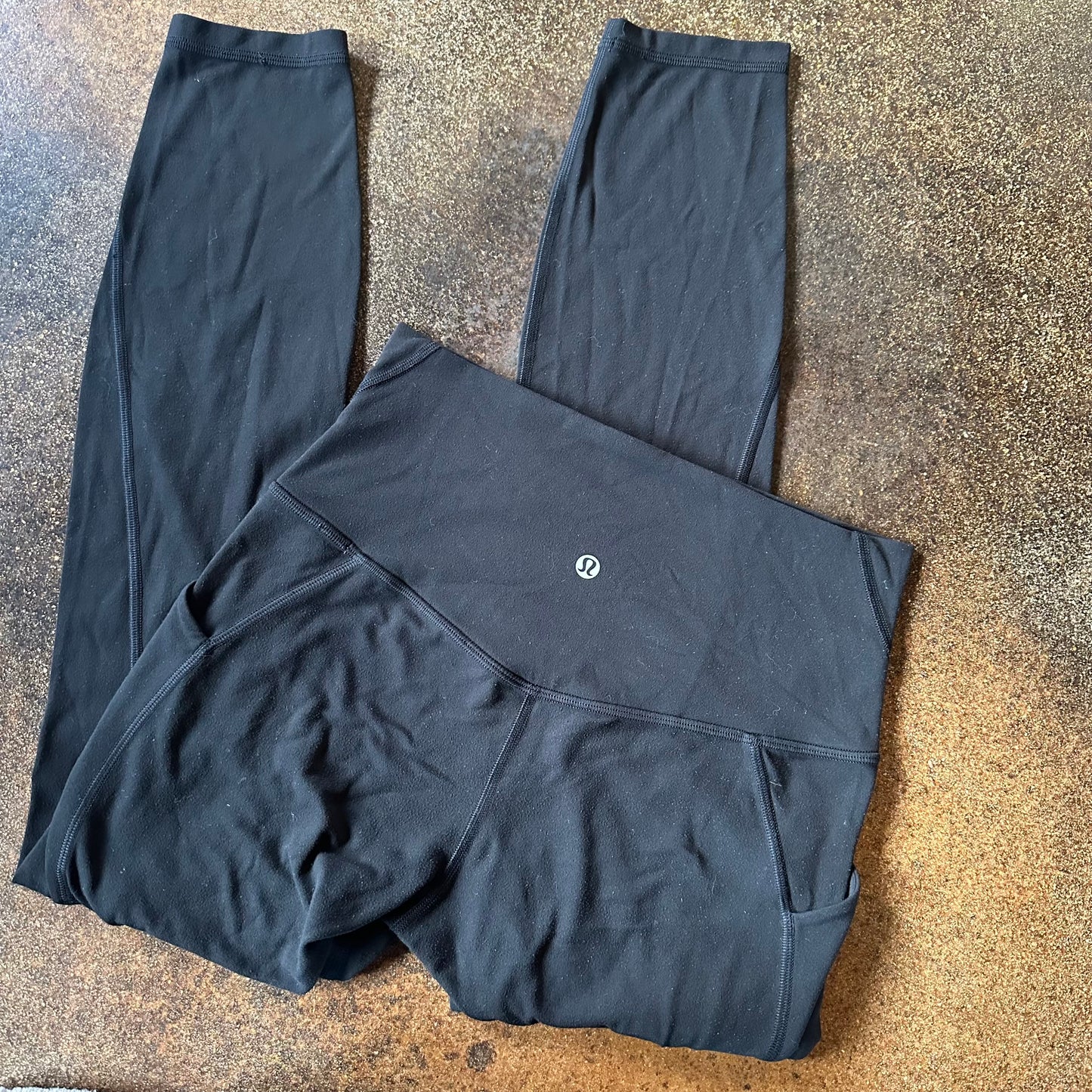 Size 6 Black Align Legging with Pockets 25”