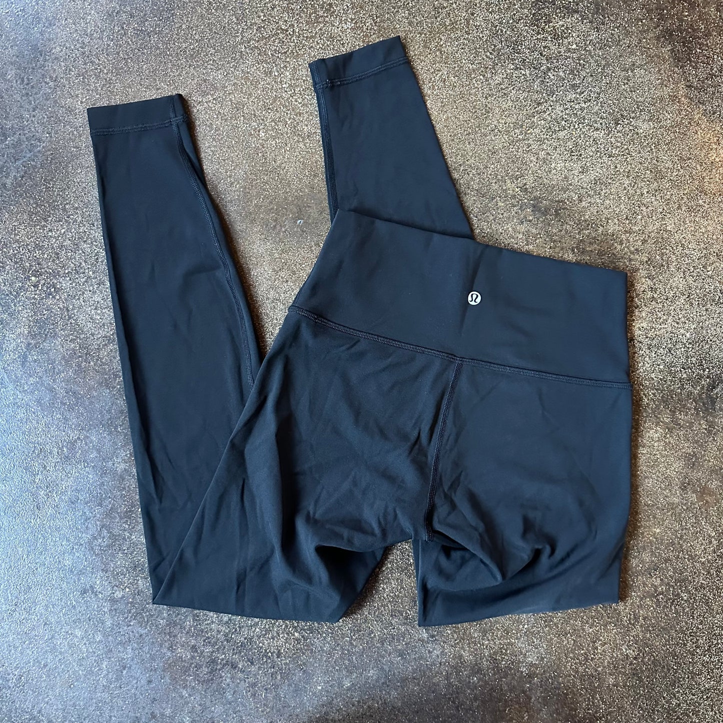 Size 6 Black Wunder Under Legging 25”