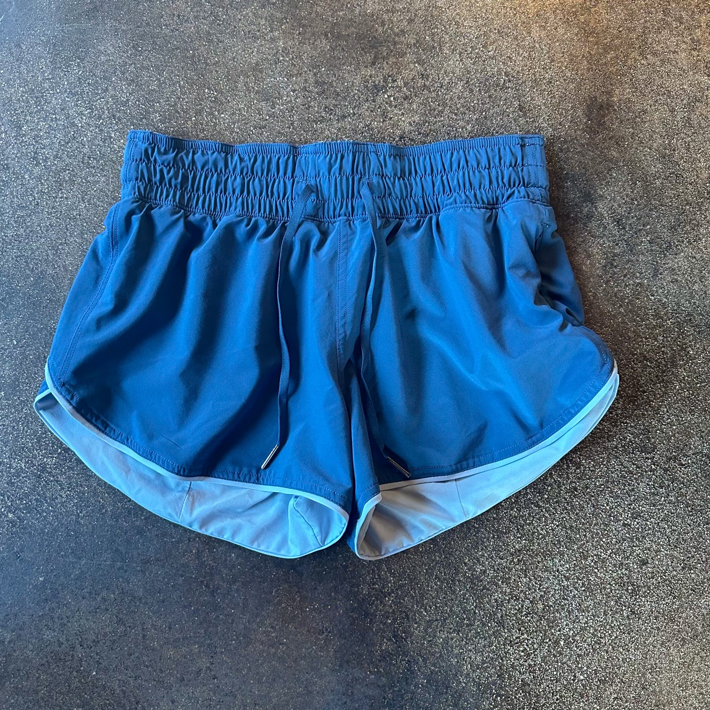 Size 4 Ink Blue/Daydream Choose A Side Short 3” *reversible