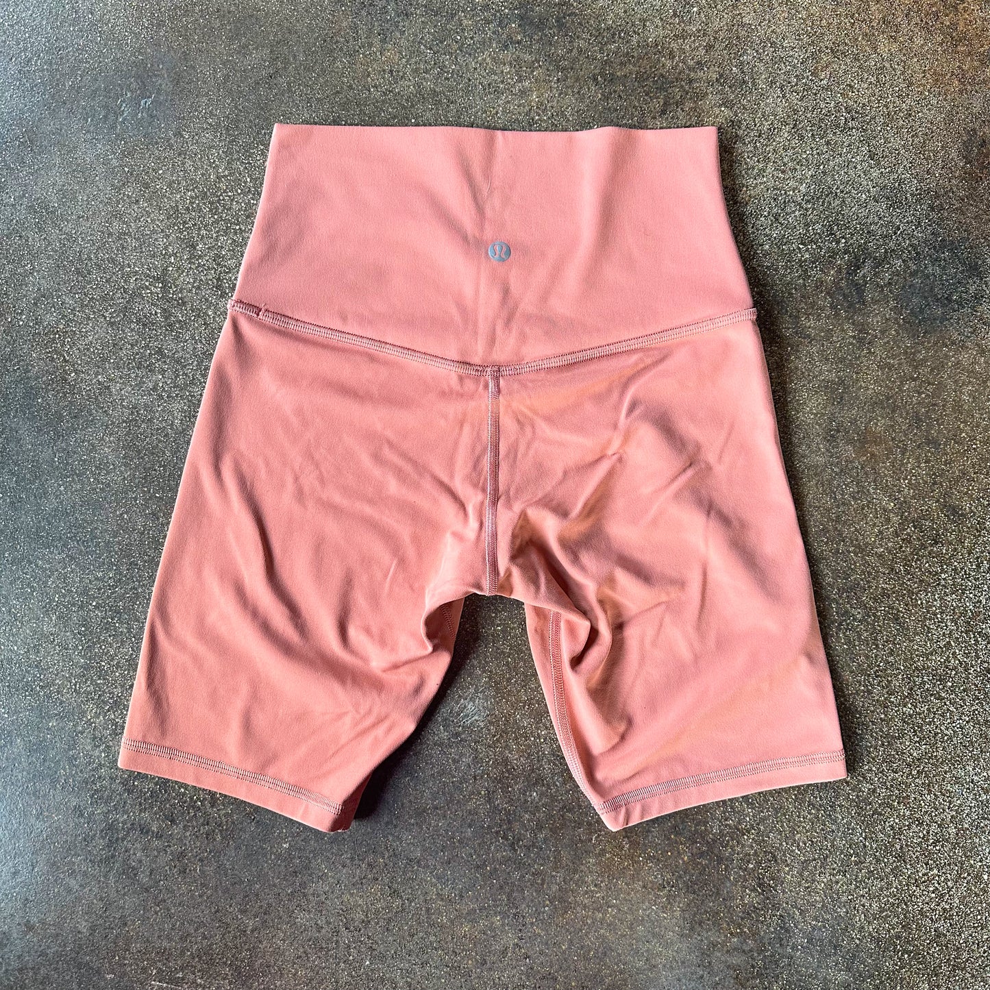 Size 4 Rustic Coral Align Short 8”