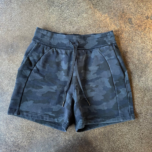 Size 6 Heritage 365 Camo Deep Coal Multi Scuba High-Rise Short 5"