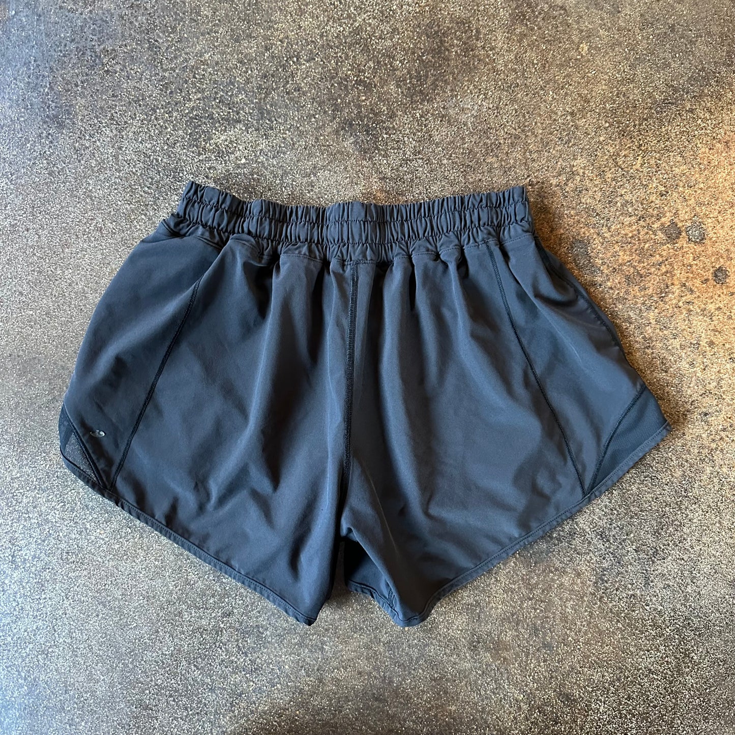 Size 6 Black Hotty Hot Short 4”