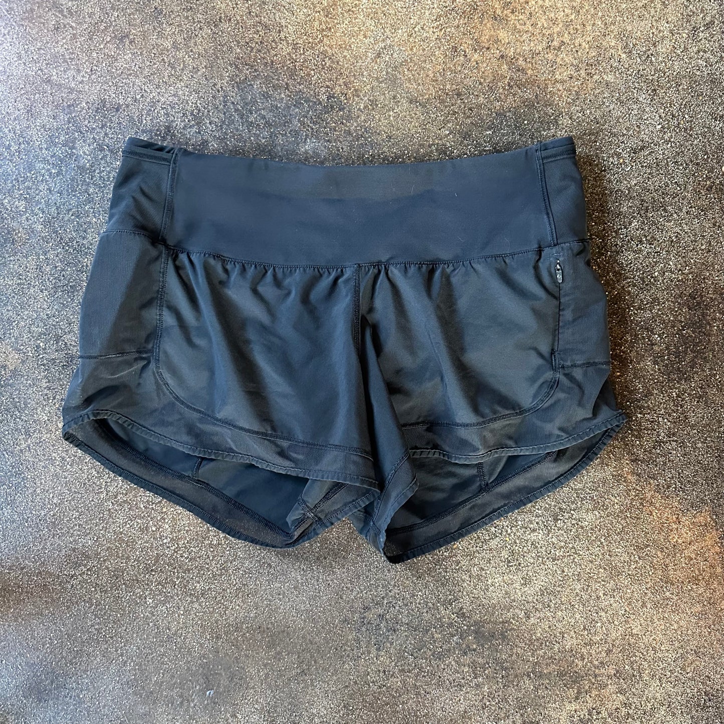 Size 6 Black Mind Over Miles Short 3.5” *logo wear