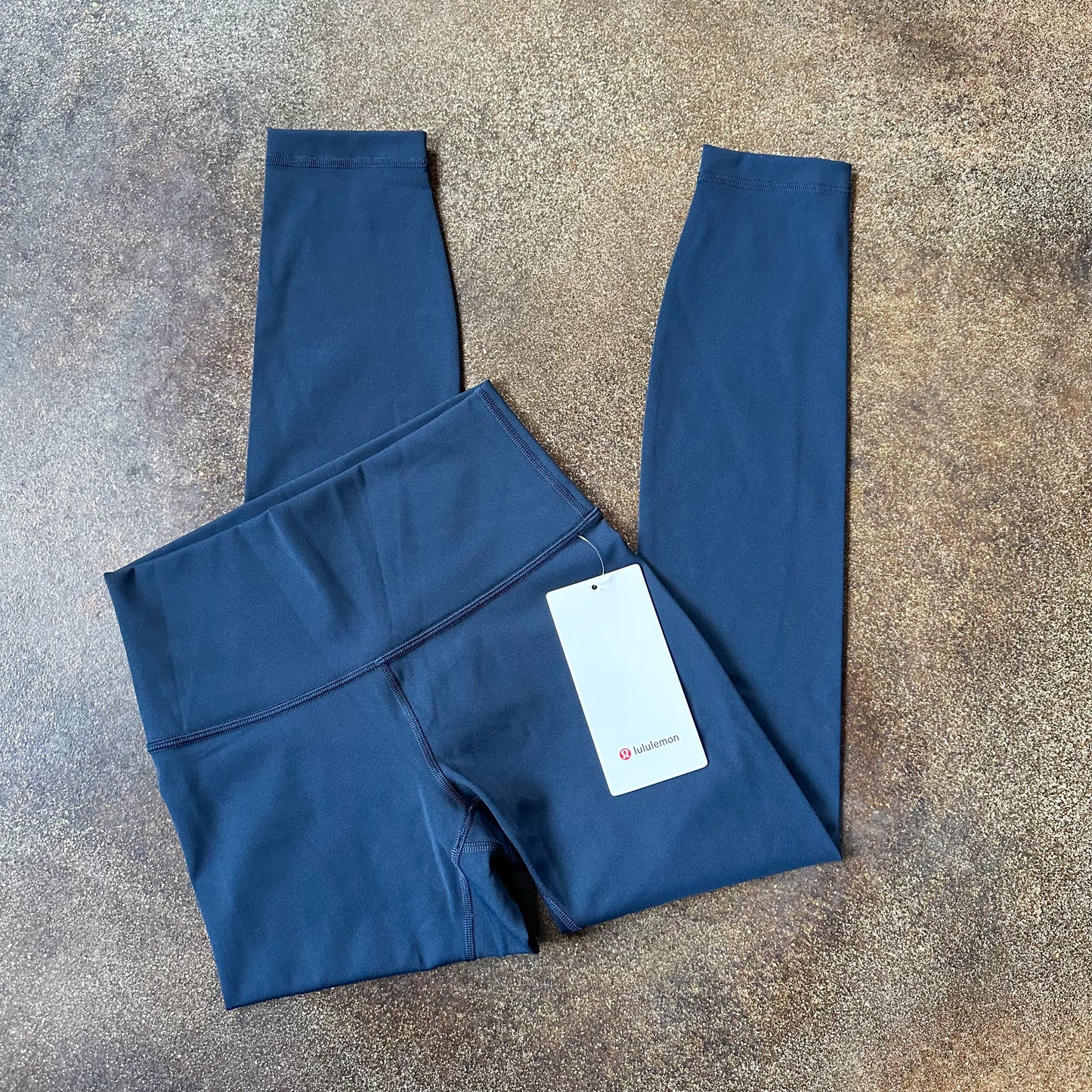 Size 4 True Navy BNWT Wunder Train Legging 25”