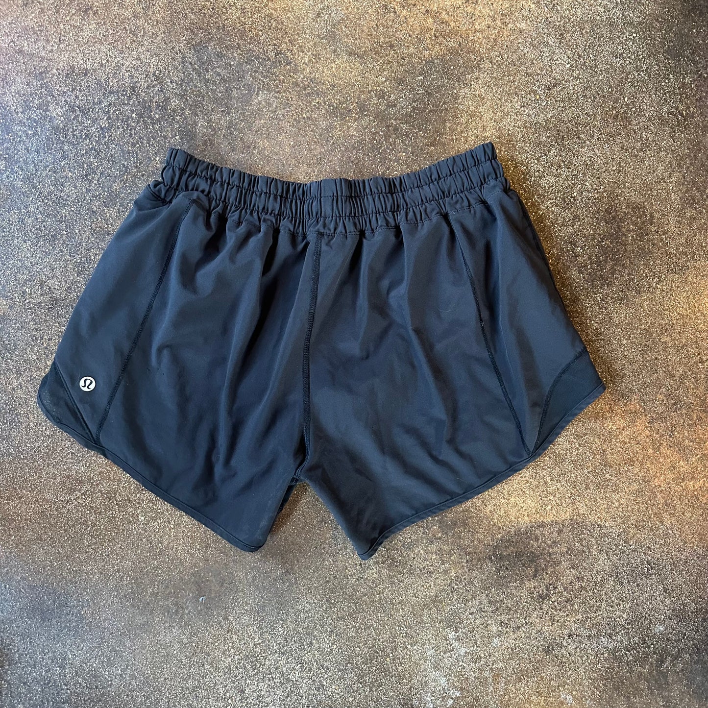 Size 6 Black Hotty Hot Short 4” *no liner