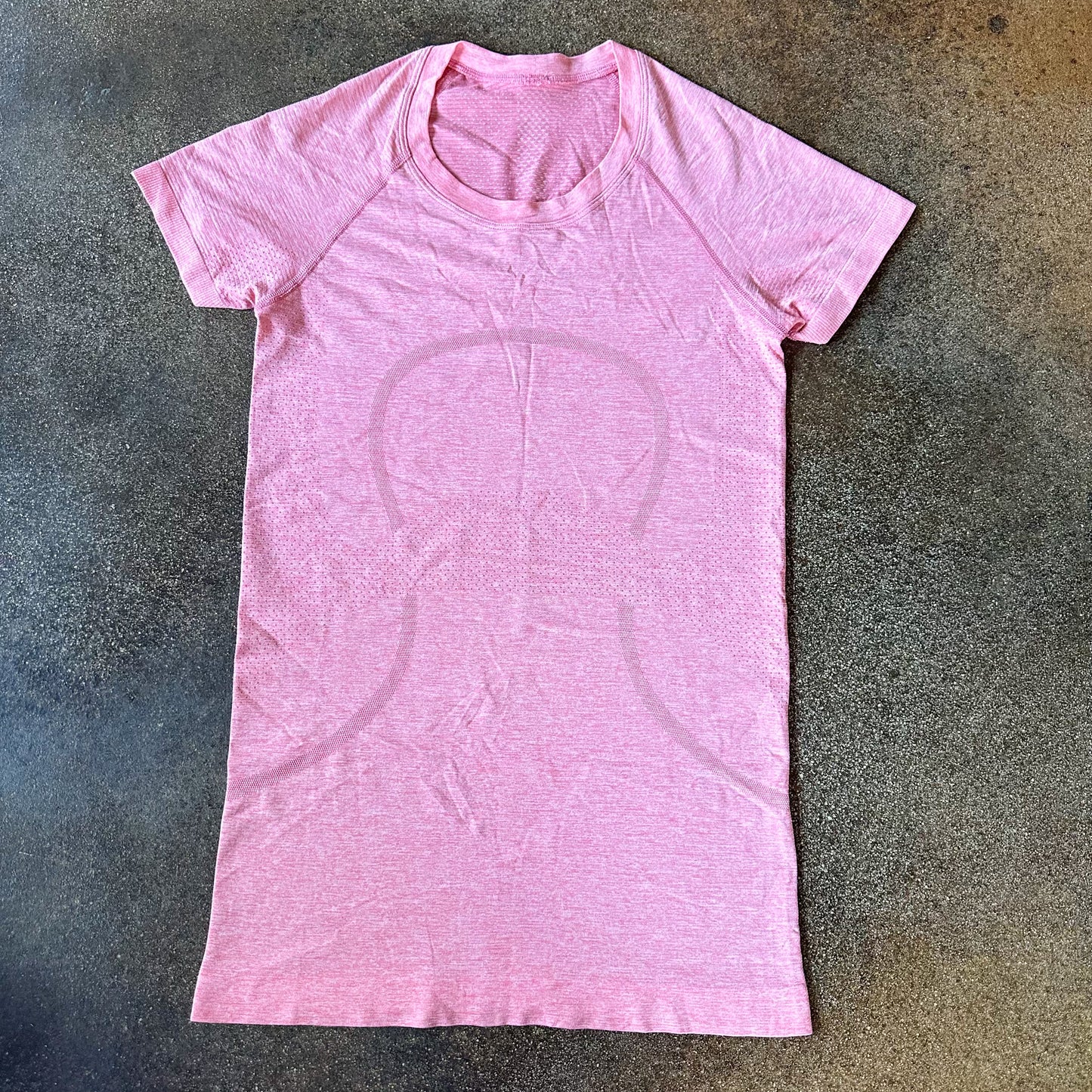 Size 4 Raspberry Cream/Dew Pink Swifly Short Sleeve 2.0