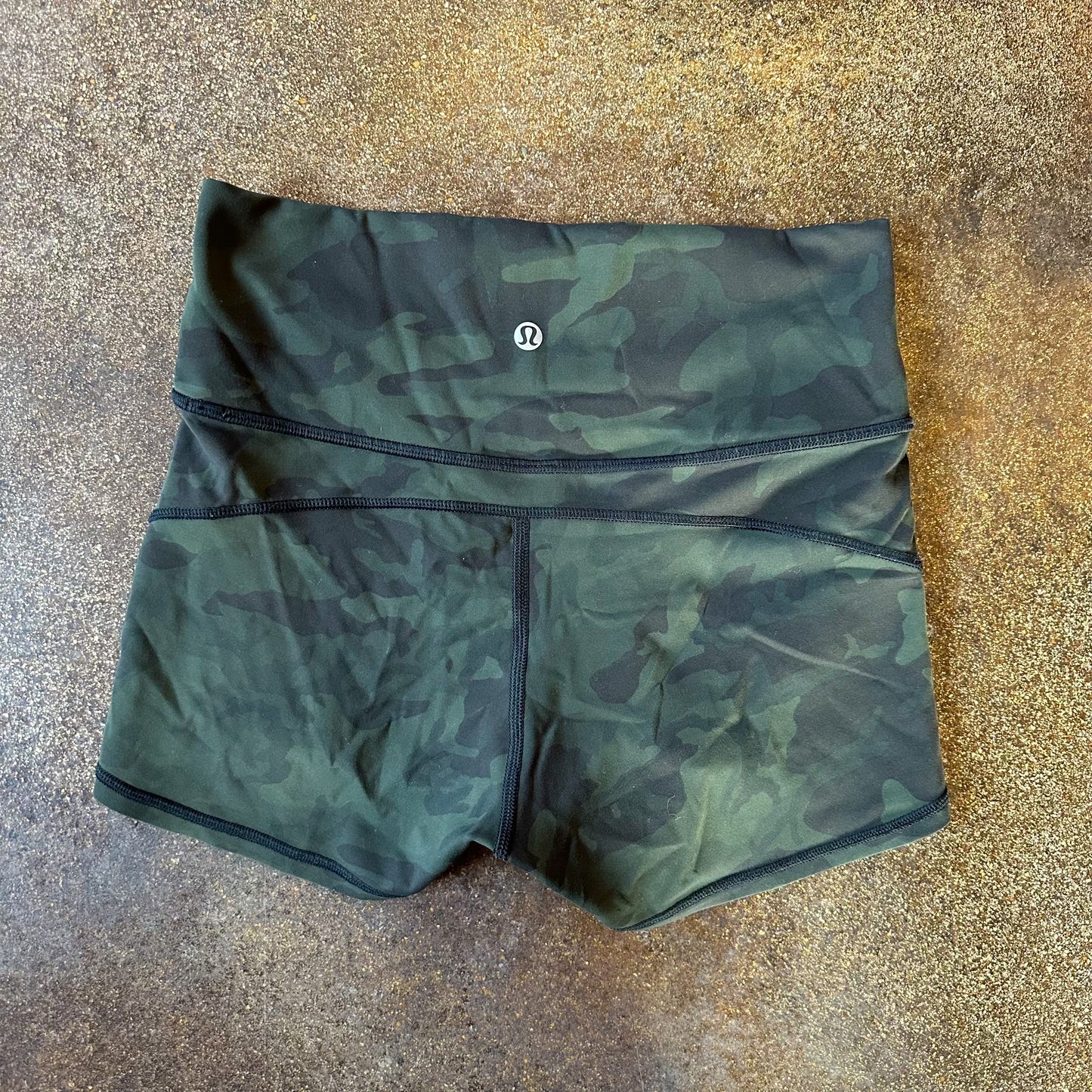 Size 6 Incognito Camo Multi Gator Green In Movement Short 2.5”