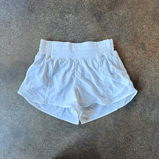 Size 4 White Hotty Hot HIGHRISE short 2.5”