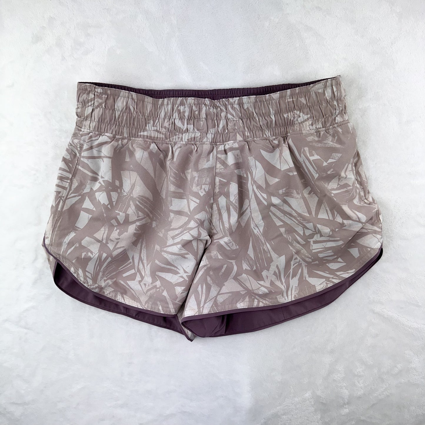 Size 6 Shadow Leaf Light Ivory Muse/Dusty Mauve Choose A Side Short 3”