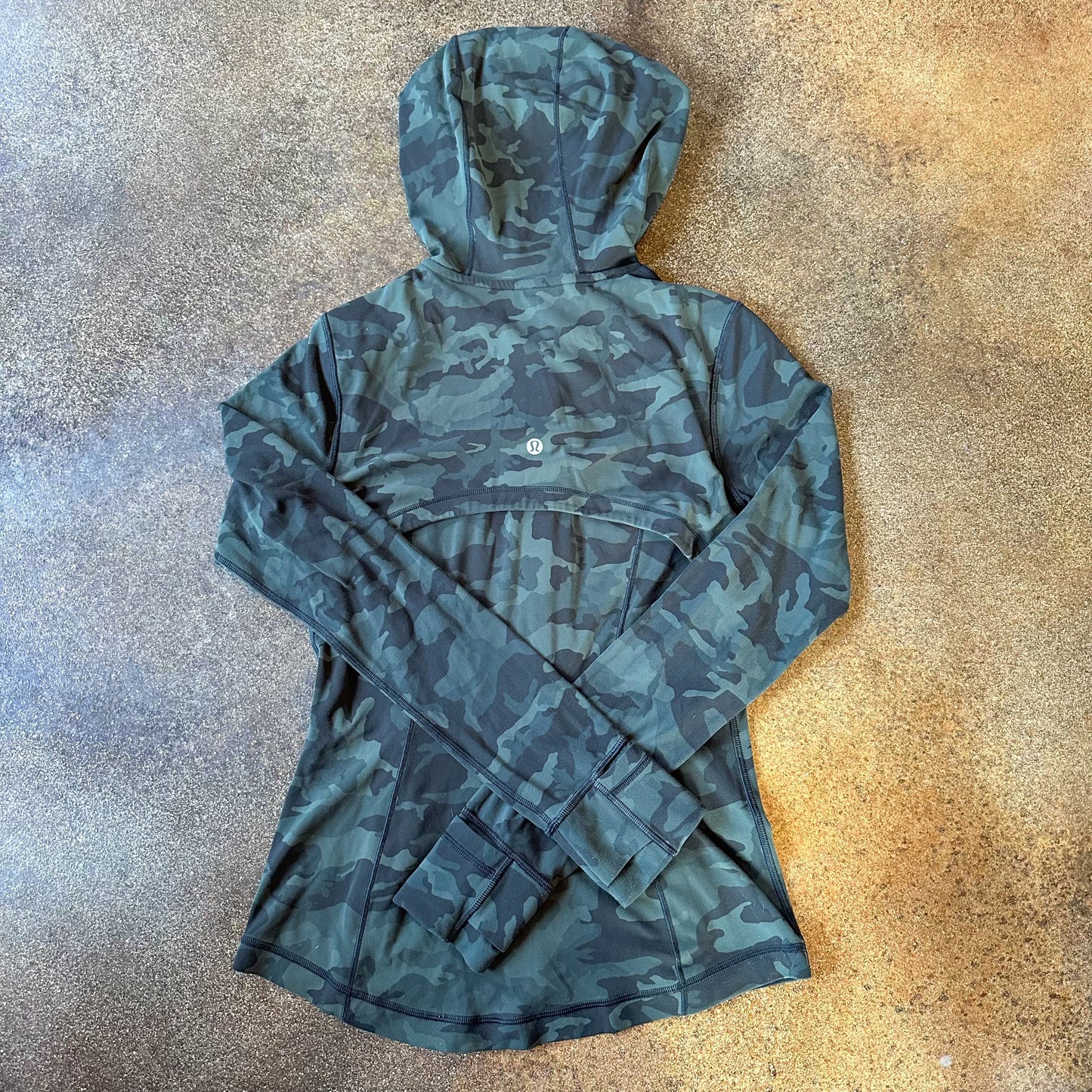 Size 6 Incognito Camo Multi Gator Green Hooded Define Jacket