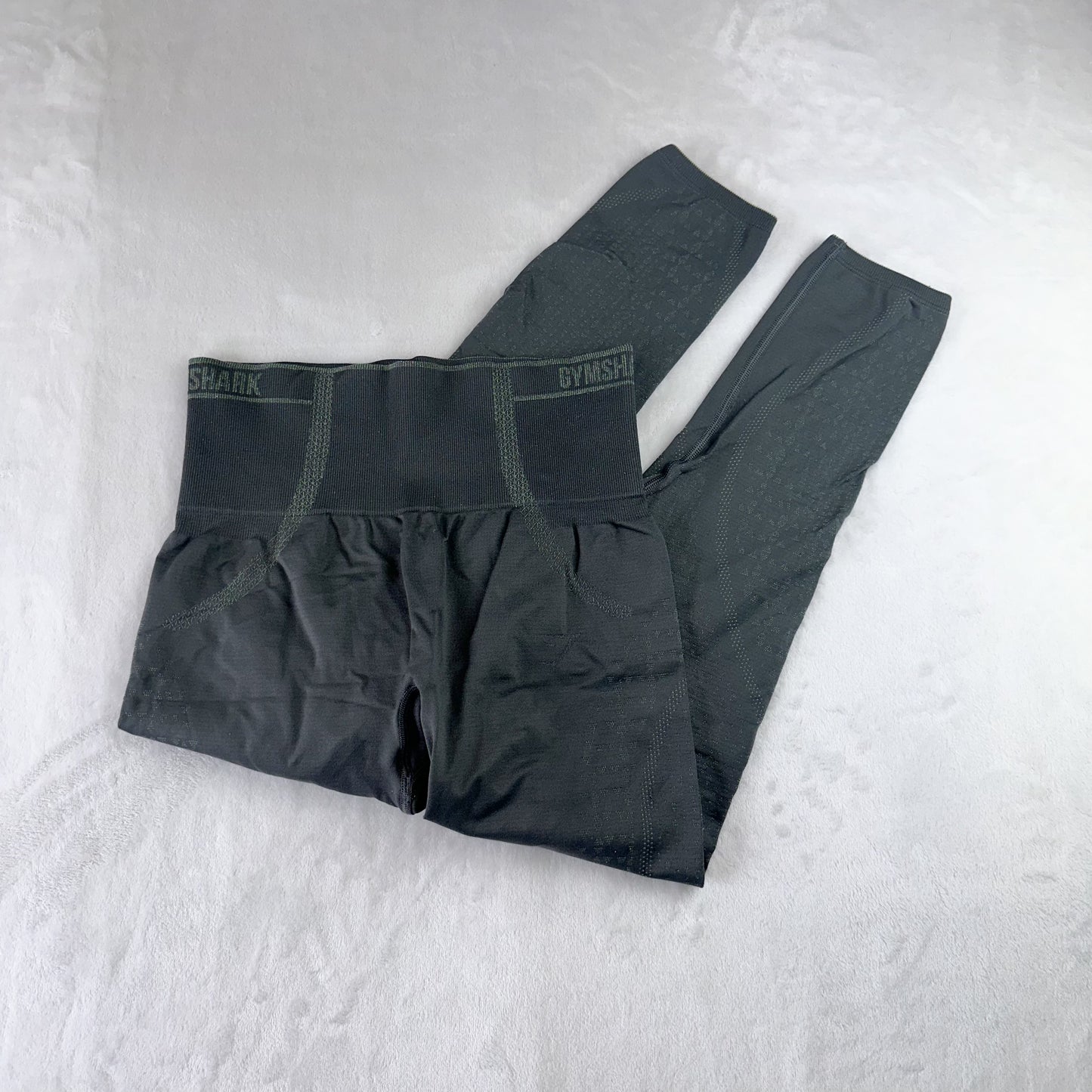 Size M Gray/Green Gymshark Apex Legging