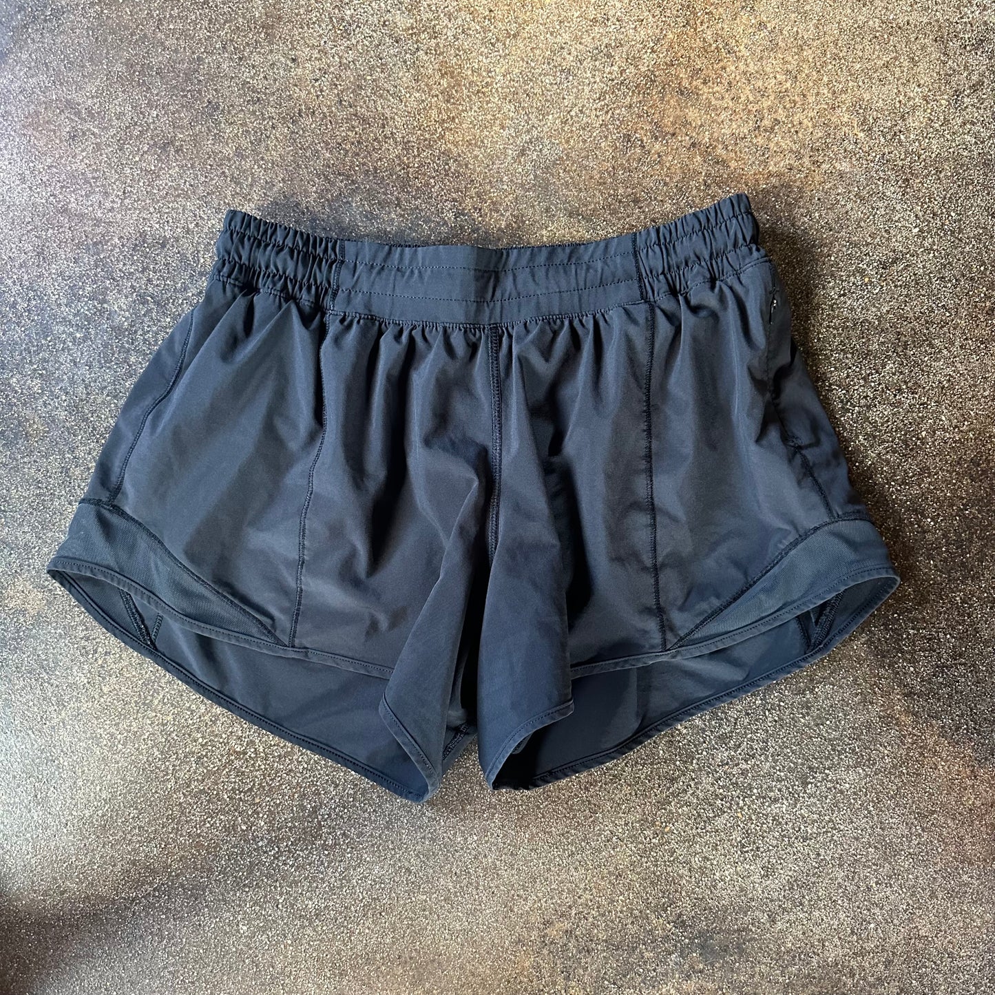 Size 8 Black Hotty Hot Short 4”