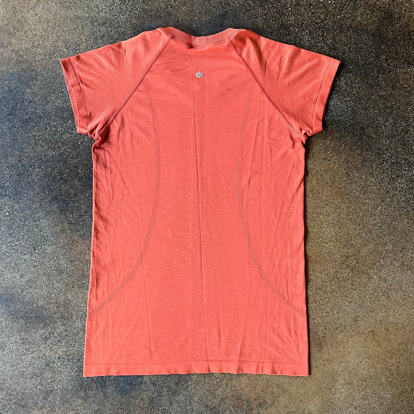 Size 8 Canyon Orange Swifly Short Sleeve