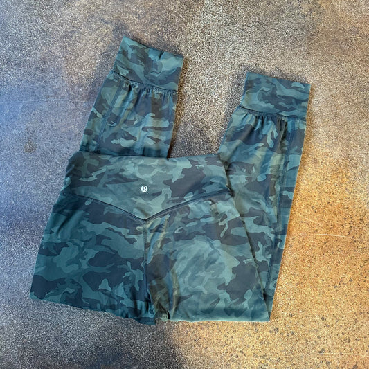 Size 4 Incognito Camo Multi Gator Green Align Jogger 23”