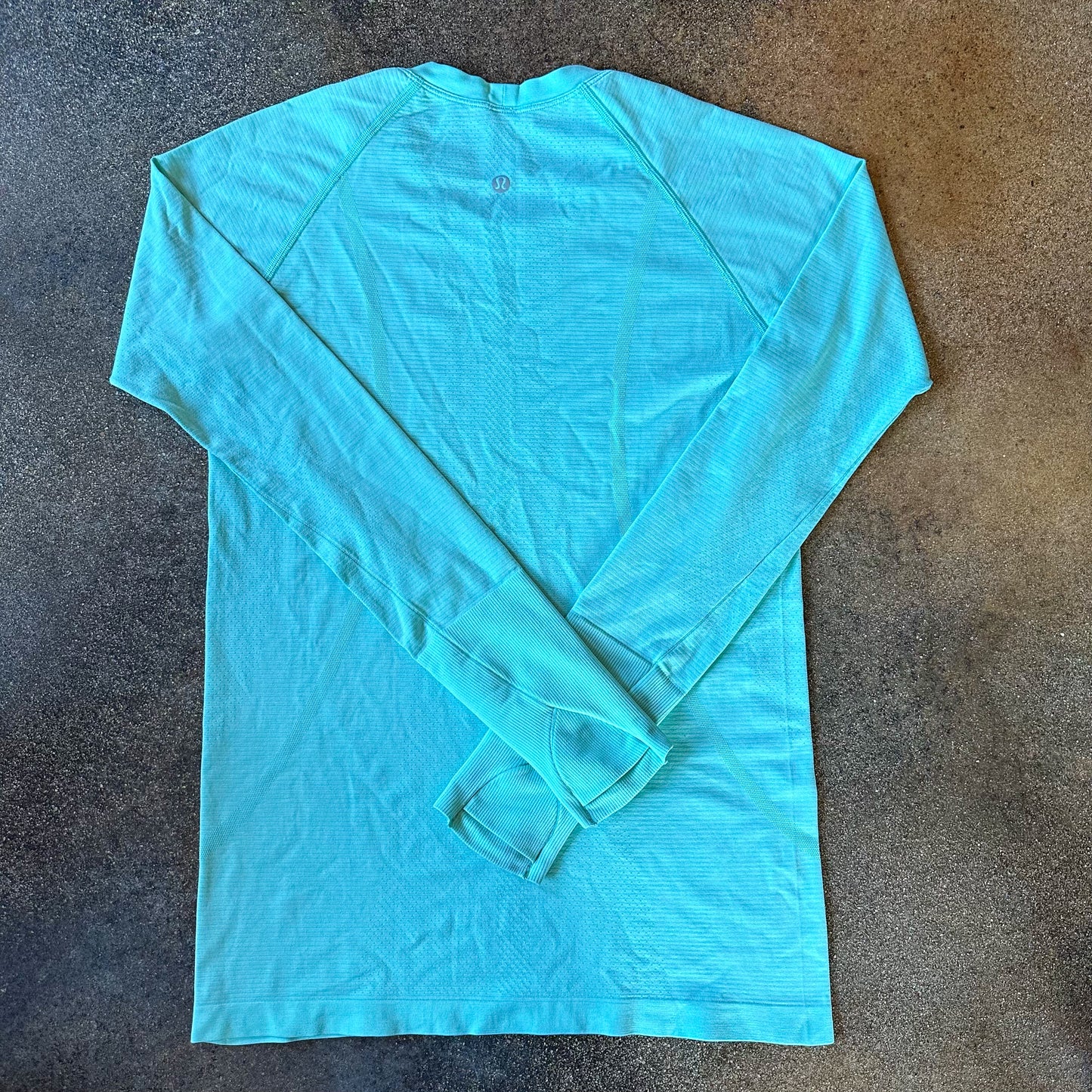 Size 8 Wild Mint Swifly Long Sleeve 2.0