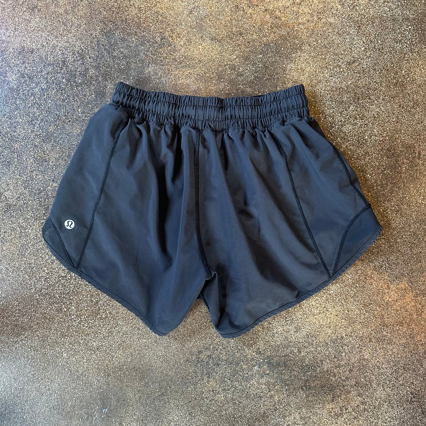 Size 6 Black Hotty Hot Short 4”