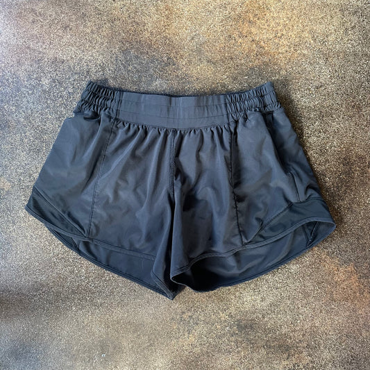 Size 8 Black Hotty Hot Short 2.5”