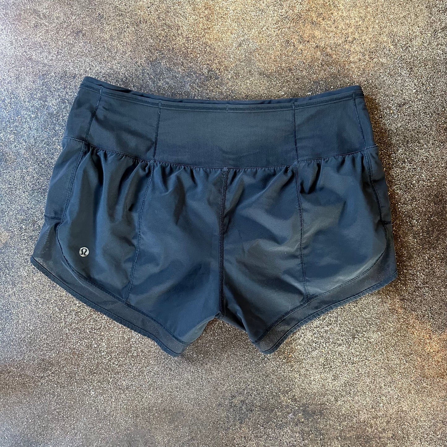 Size 6 Black Mind Over Miles Short 3.5” *logo wear