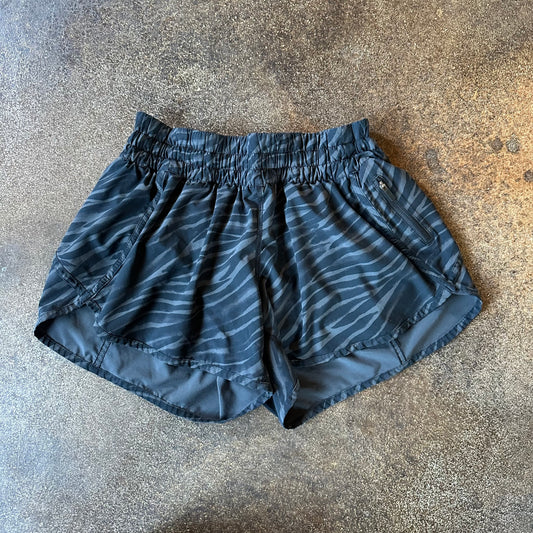 Size 8 Le Tigre Camo
Deep Coal Multi Tracker Short 4”