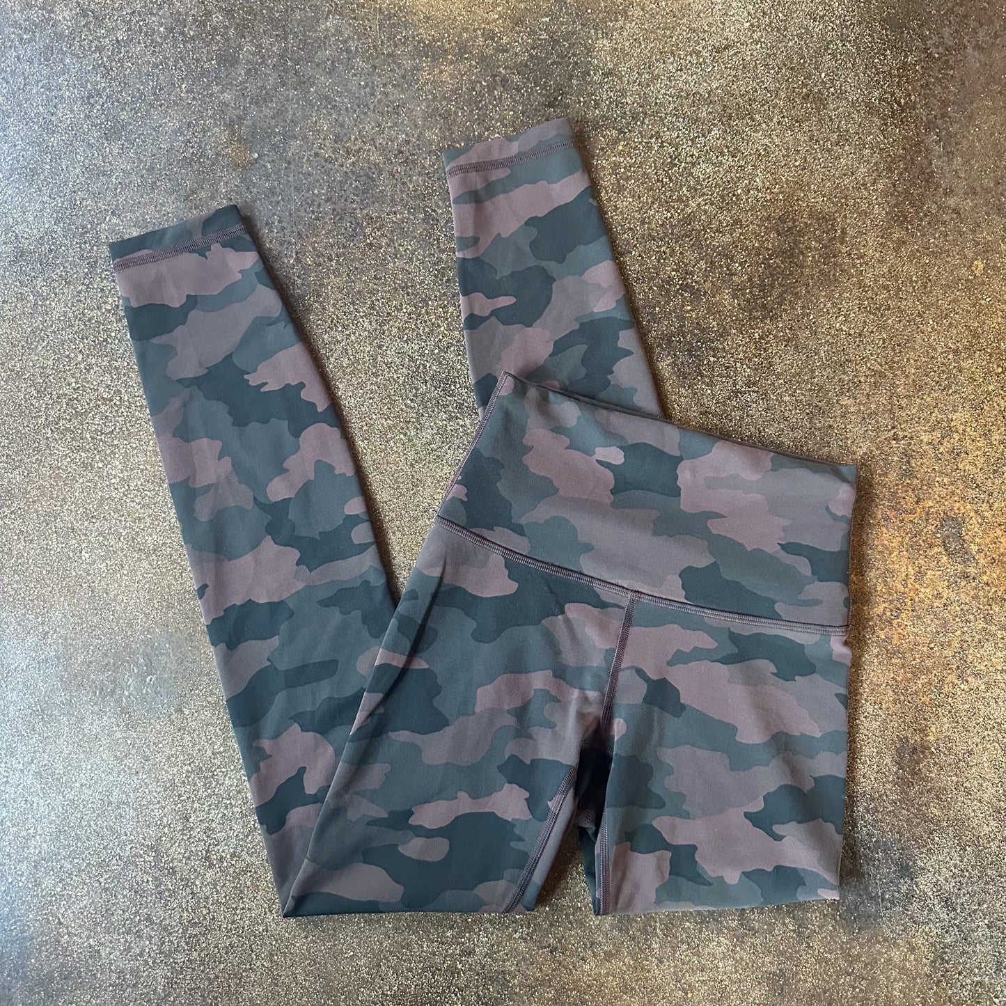 Size 2 Heritage 365 Camo Brown Earth Multi Wunder Train Legging 25”