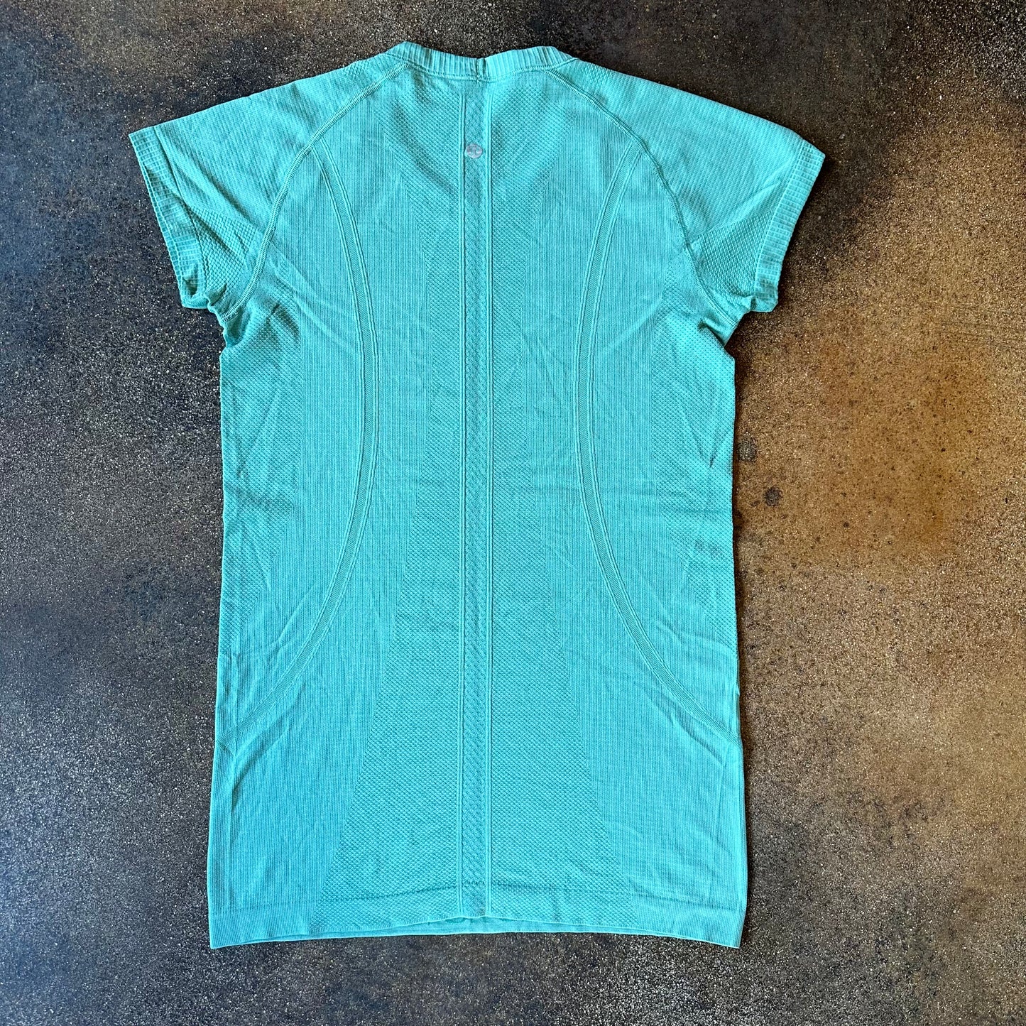 Size 8 Aqua Mint Swifly Short Sleeve