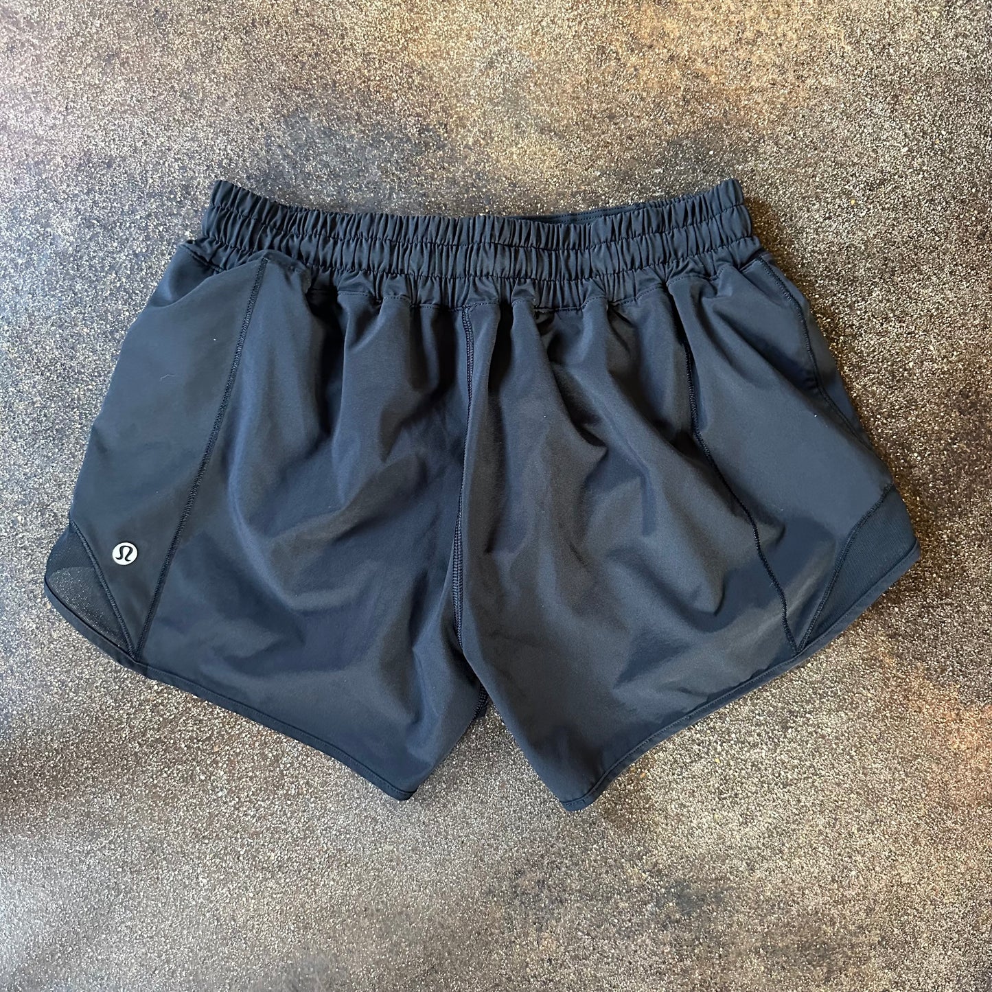 Size 6 Black Hotty Hot Short 4”