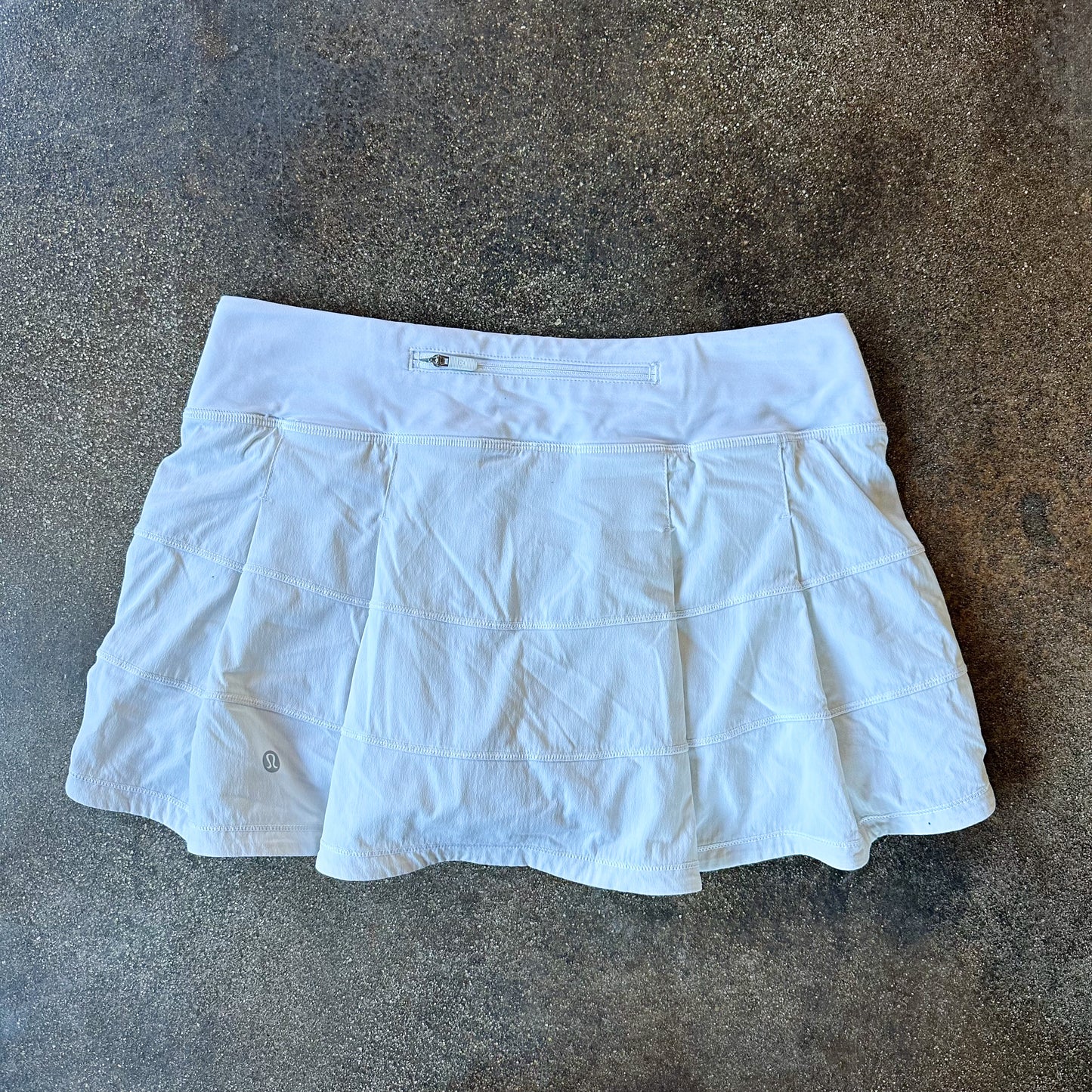 Size 6 White Pace Rival Skirt 13”